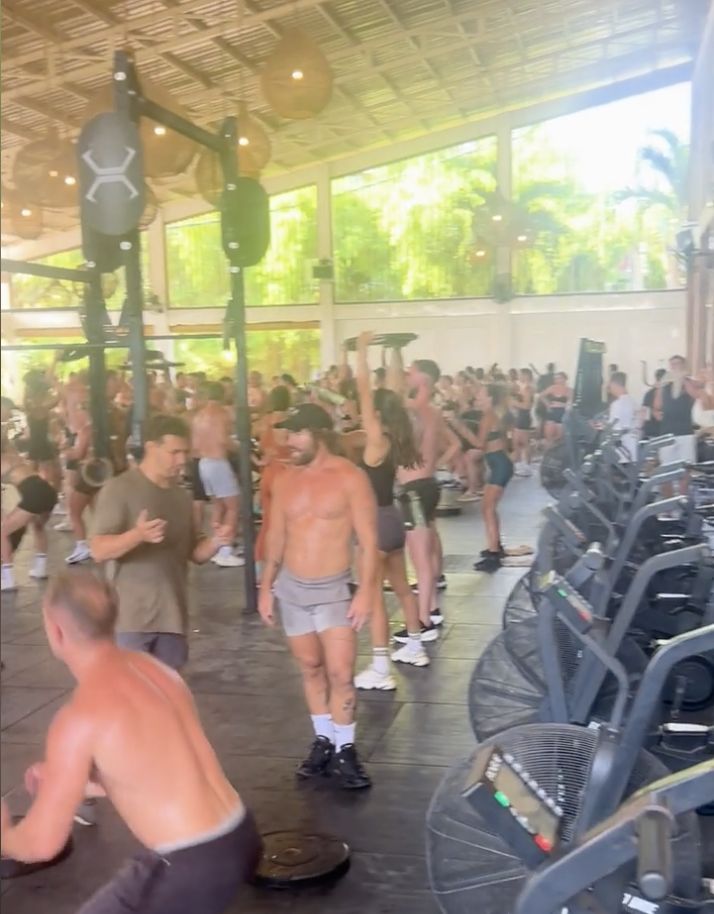 2 Weeks ago I was the fattest and un-fittest person in the gym.